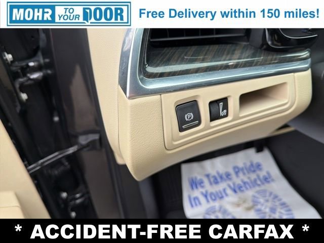 Used 2018 Cadillac XT5 Base image 15