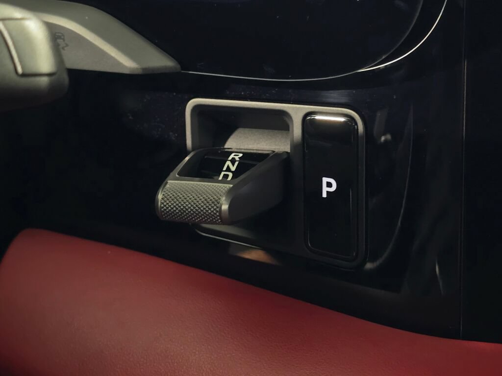 Certified 2025 Porsche Taycan 4S AWD/4WD image 18