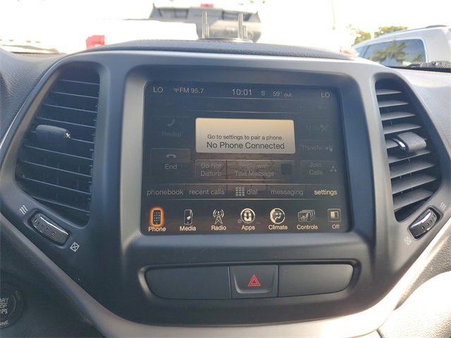 Used 2016 Jeep Cherokee Limited image 22