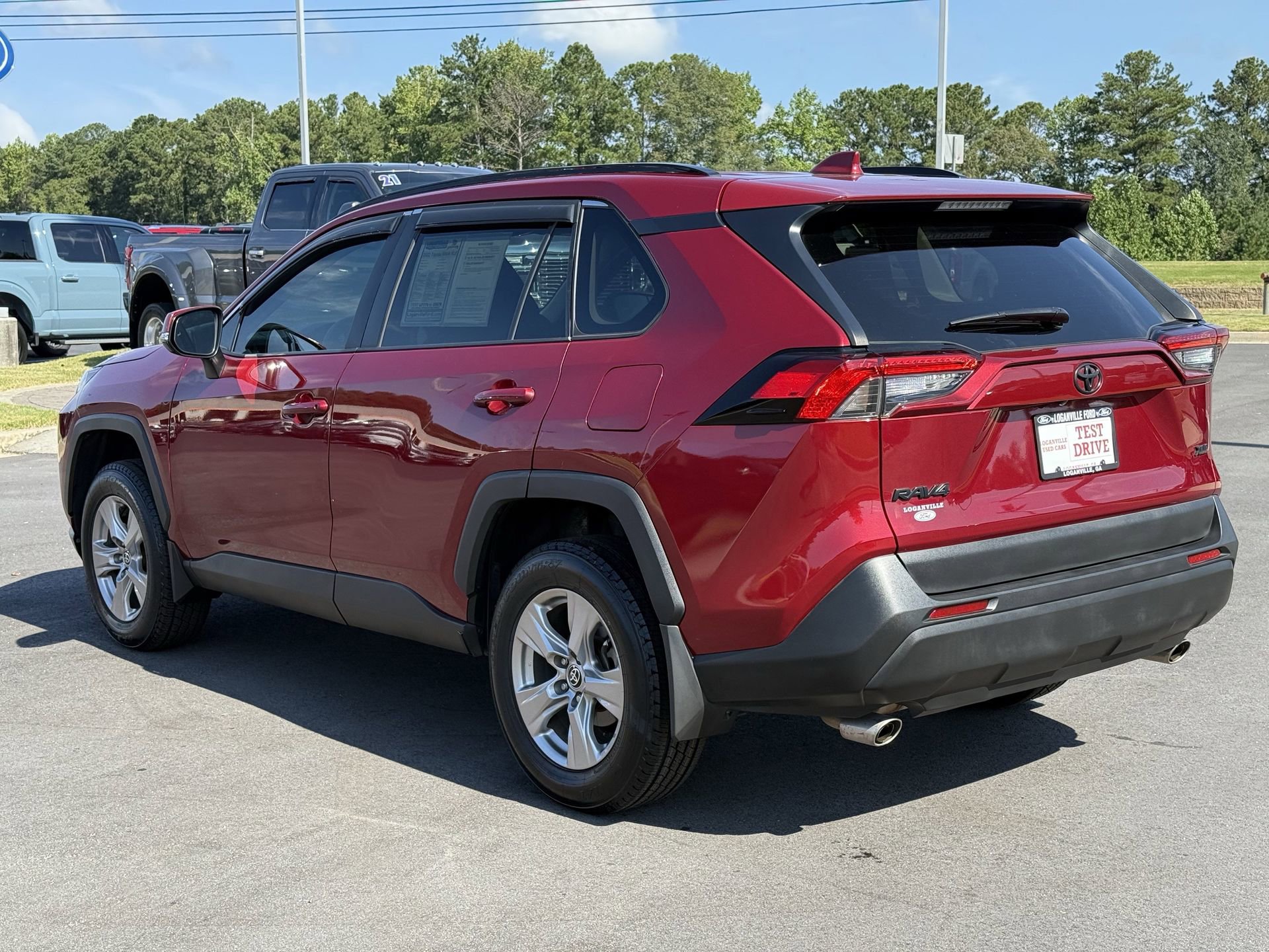 Used 2022 Toyota RAV4 XLE image 25