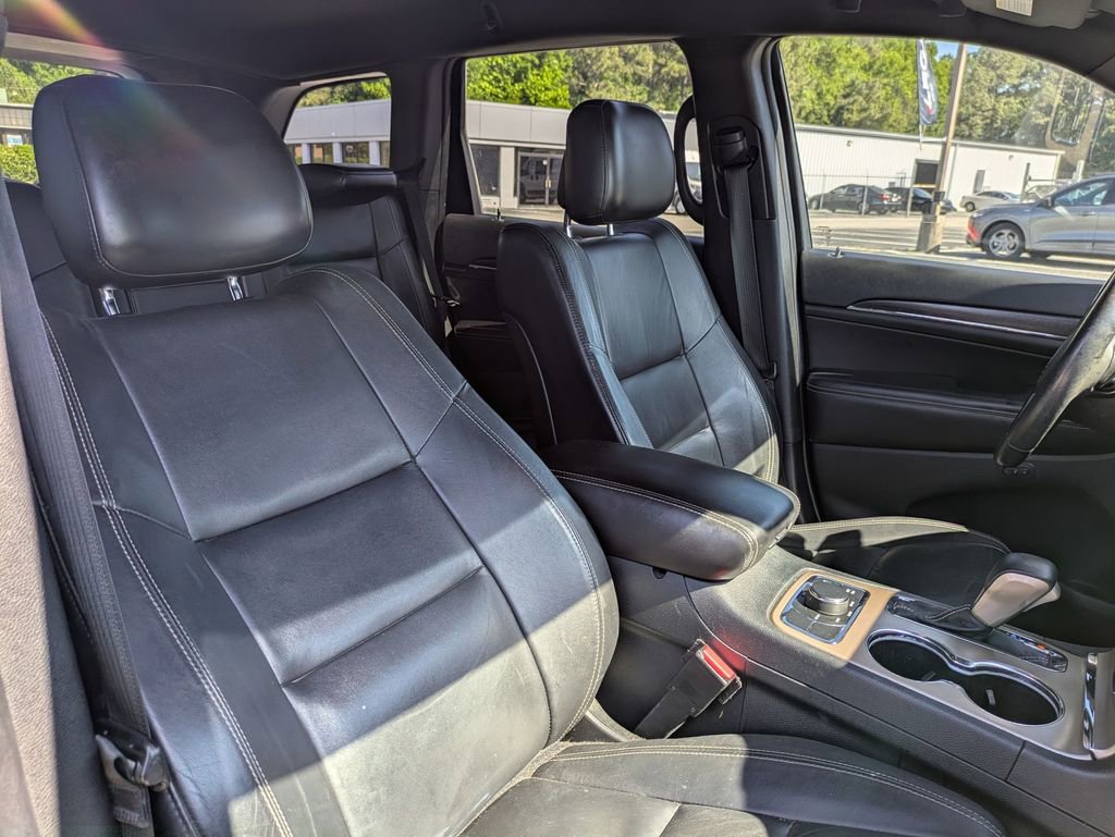 Used 2017 Jeep Grand Cherokee Limited AWD/4WD image 30