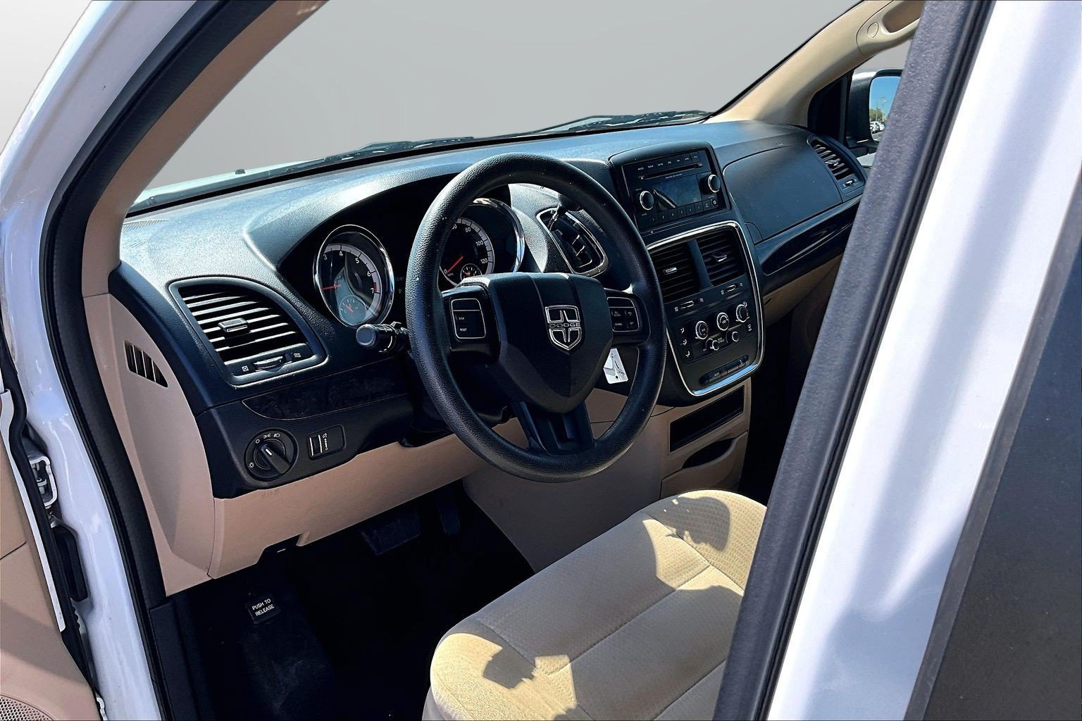 Used 2014 Dodge Grand Caravan SE w/ Quick Order Package 29E SE FWD image 20