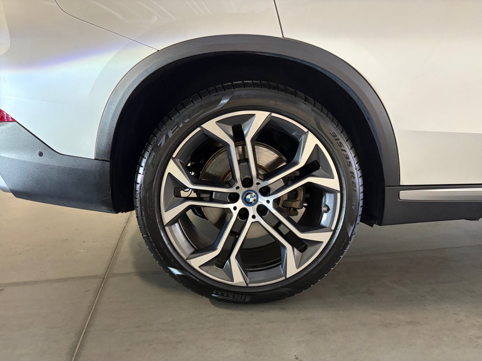 Used 2023 BMW X5 xDrive45e w/ Executive Package AWD/4WD image 21