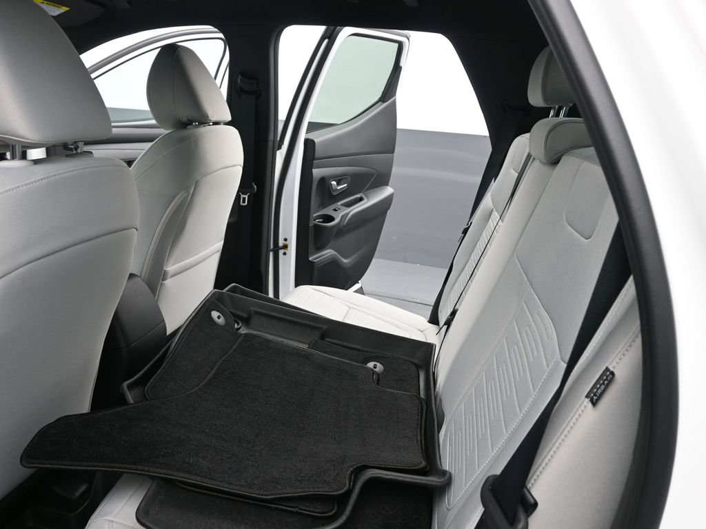 Certified 2026 Hyundai Santa Cruz SE image 12