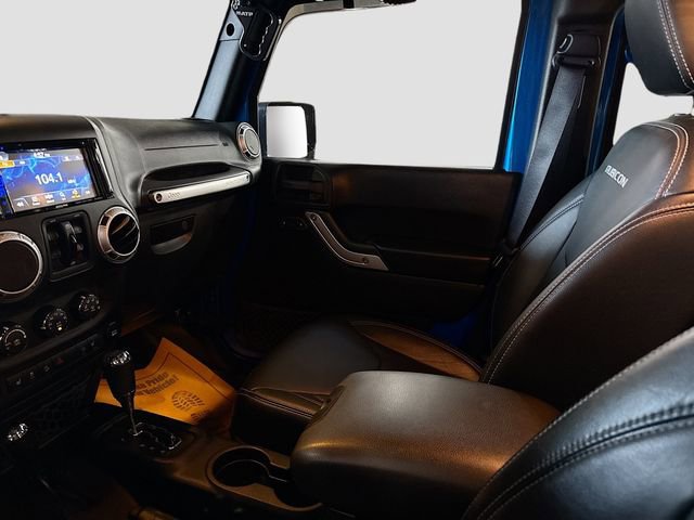 Used 2015 Jeep Wrangler Unlimited Rubicon w/ Connectivity Group image 23