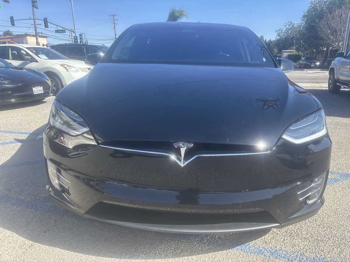 Used 2018 Tesla Model X 75D image 3