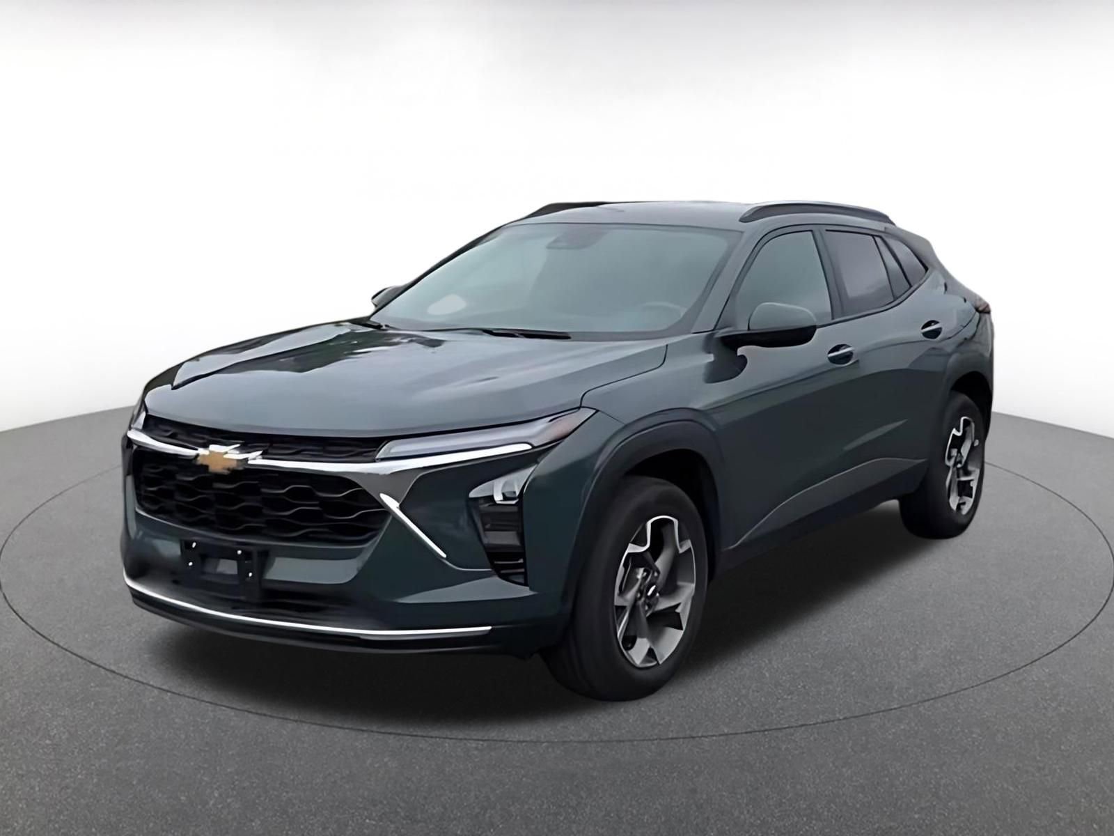 Used 2025 Chevrolet Trax LT FWD image 7
