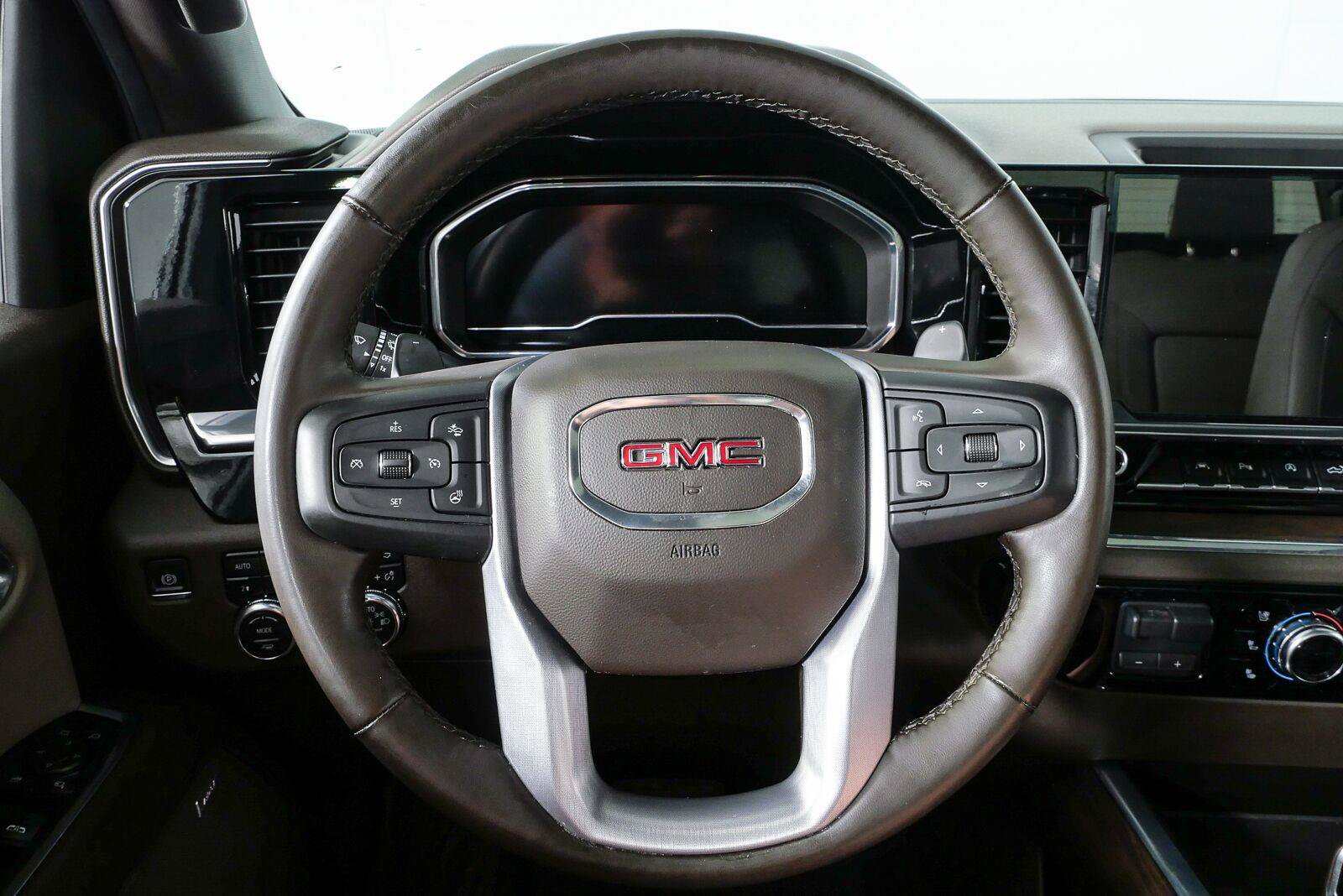 Used 2024 GMC Sierra 1500 SLT w/ SLT Premium Plus Package AWD/4WD image 10