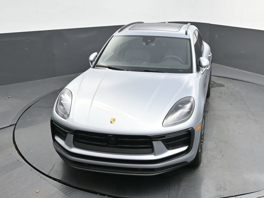 Certified 2026 Porsche Macan AWD/4WD image 24