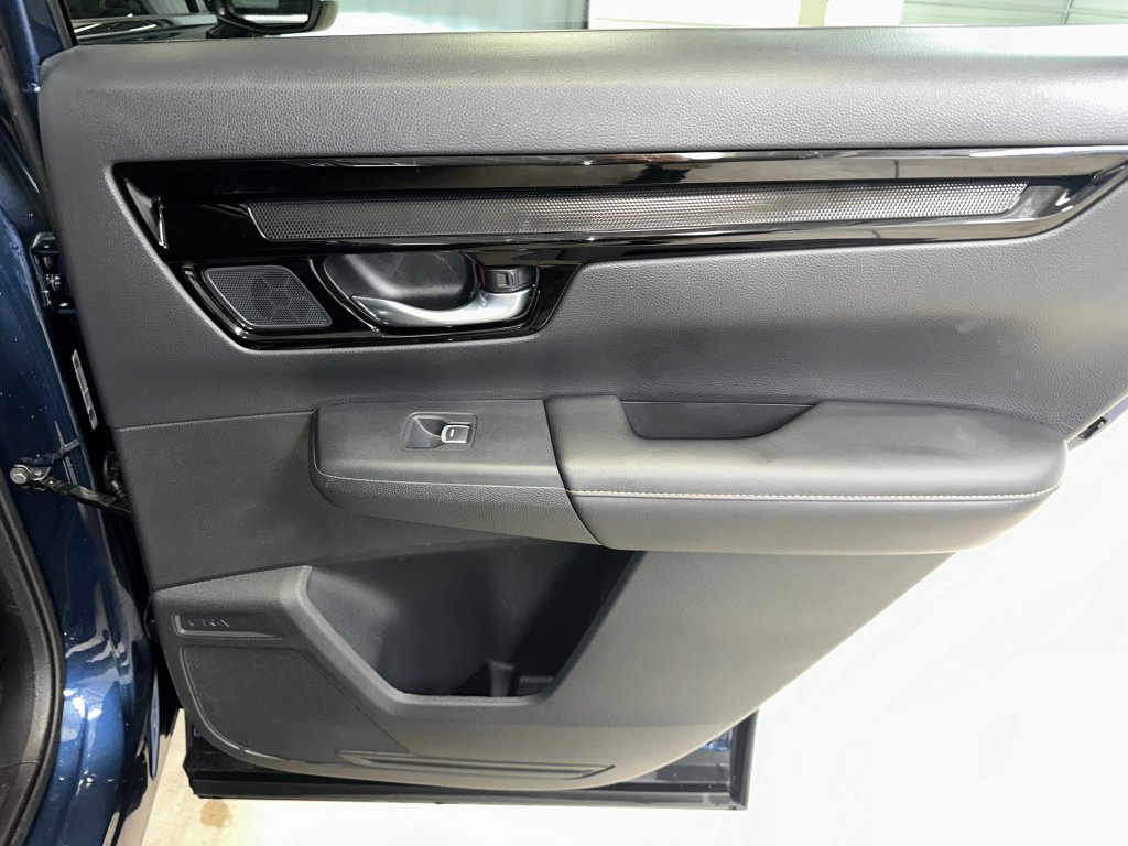 Used 2025 Honda CR-V Sport Touring image 27