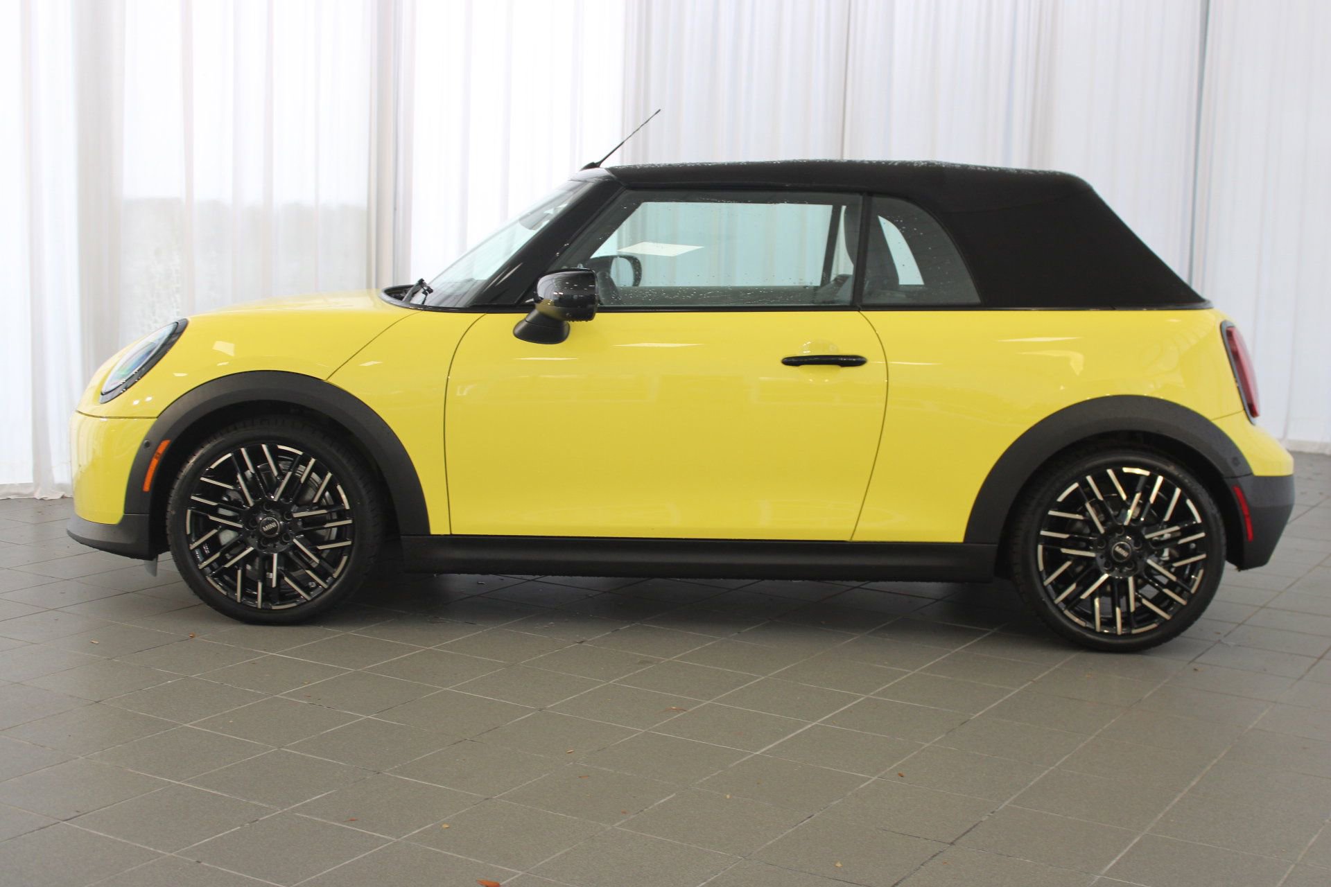 New 2026 MINI Cooper S image 2
