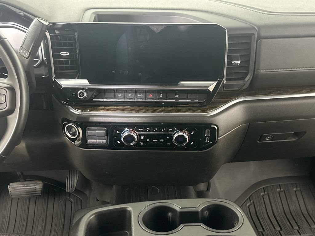 Used 2024 GMC Sierra 1500 Elevation w/ LPO, Elevation Black Package AWD/4WD image 18