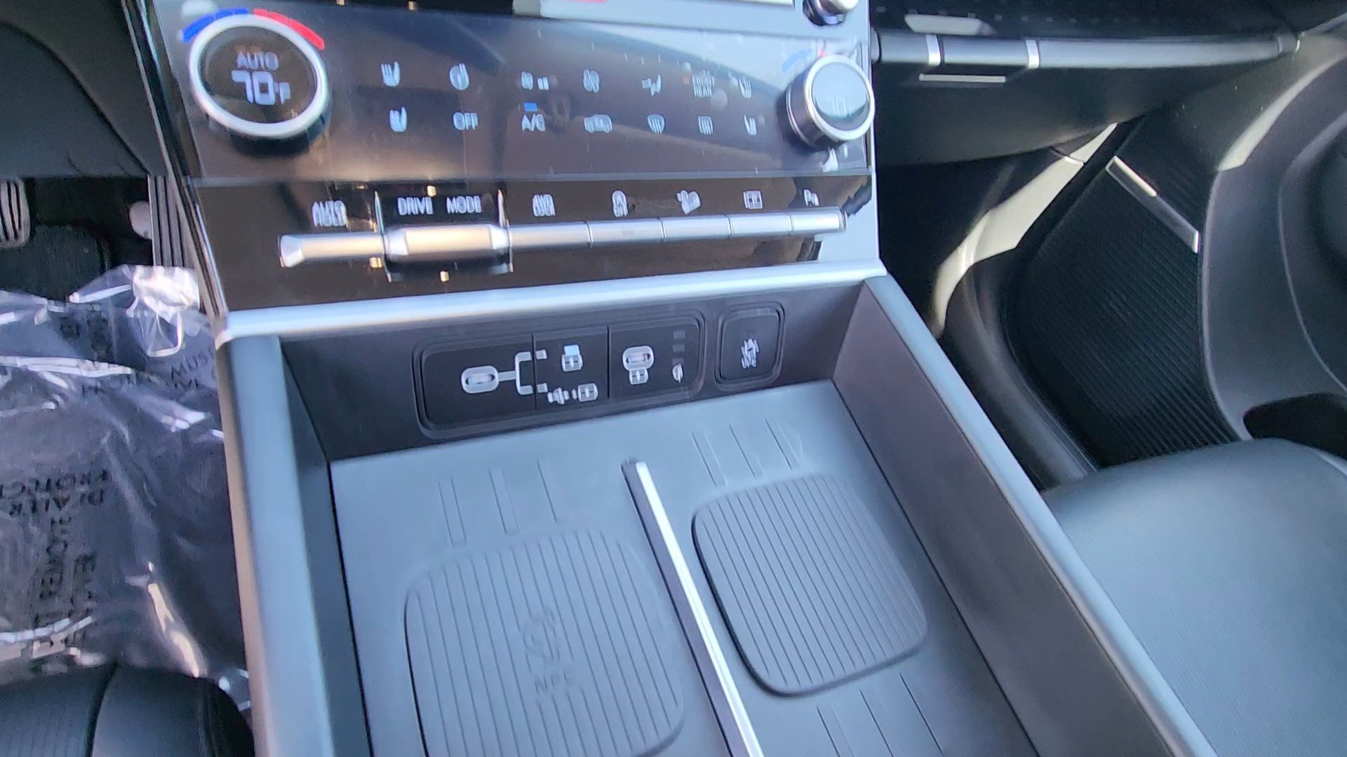 Used 2024 Hyundai Santa Fe Limited image 39