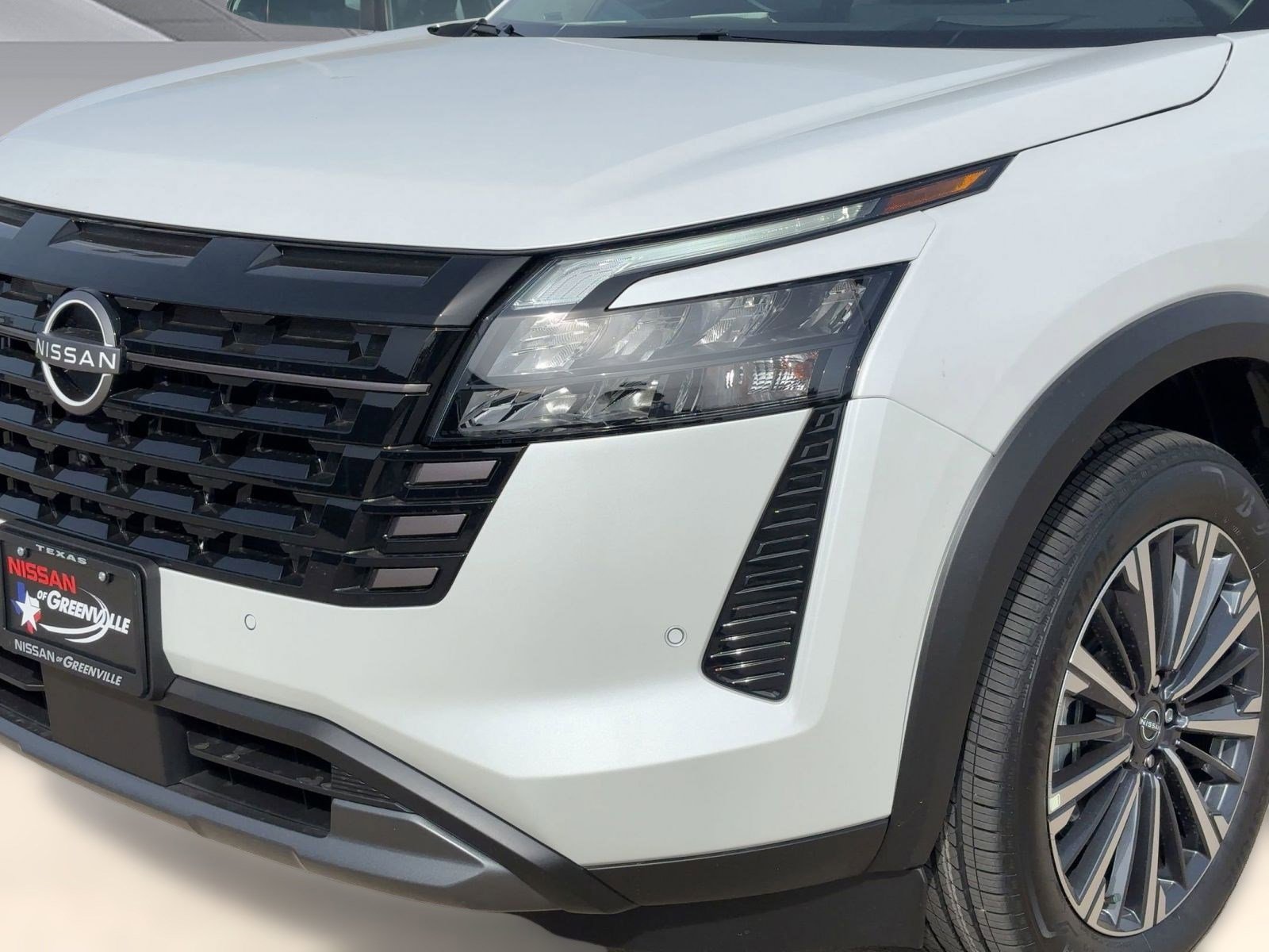 New 2026 Nissan Pathfinder Platinum image 11