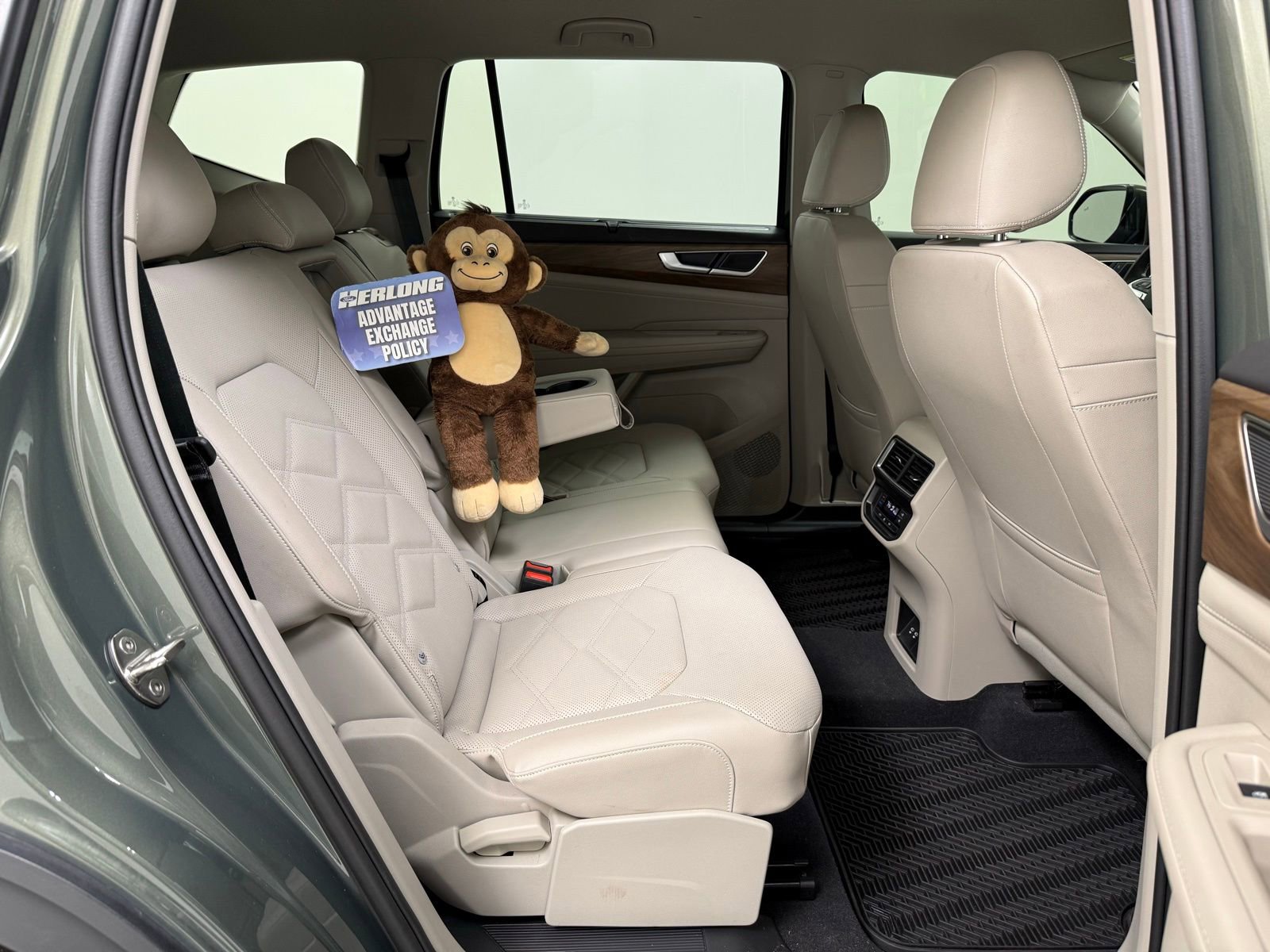 Used 2025 Volkswagen Atlas SE image 28