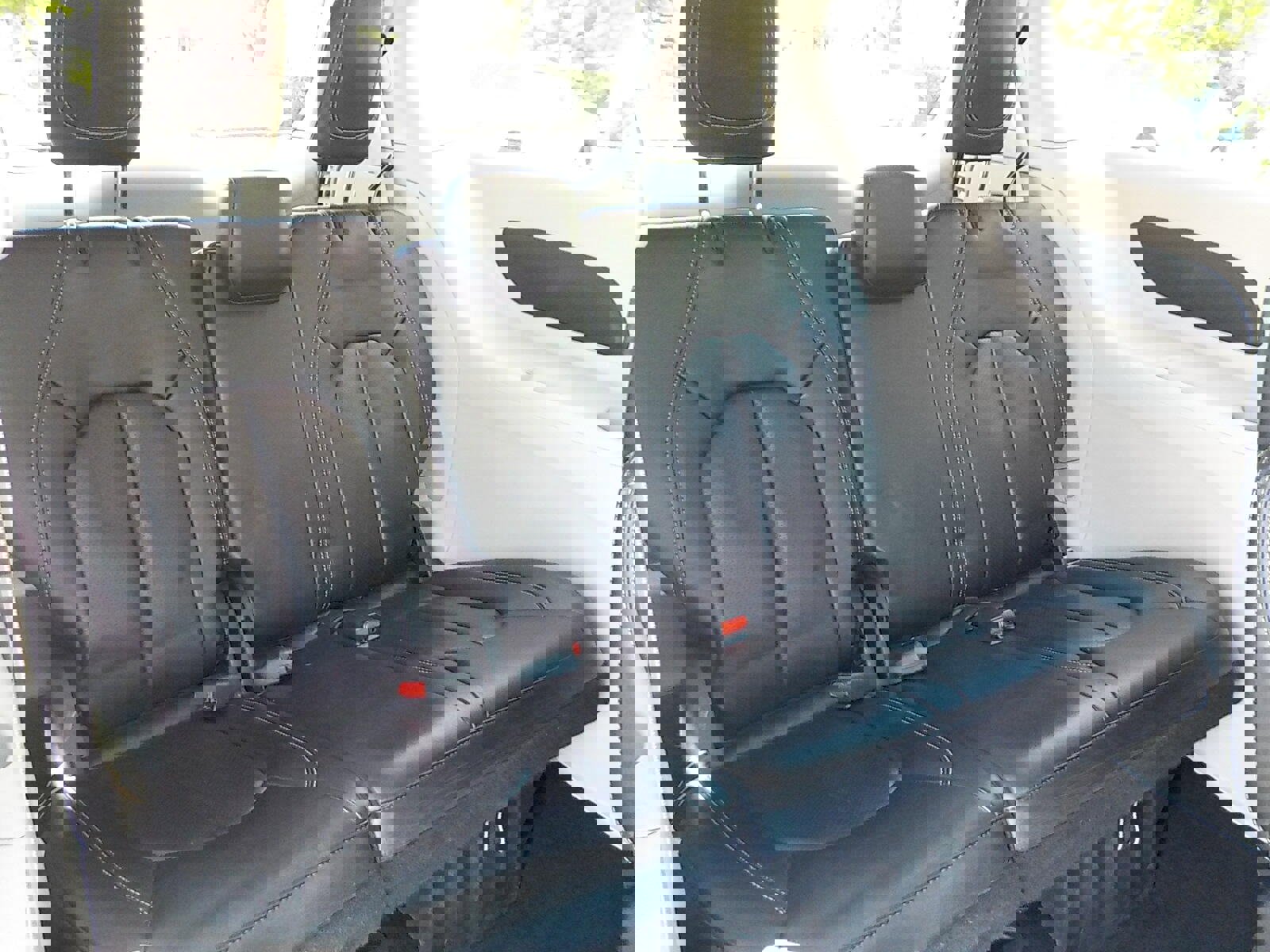 Used 2023 Chrysler Pacifica Touring-L image 12