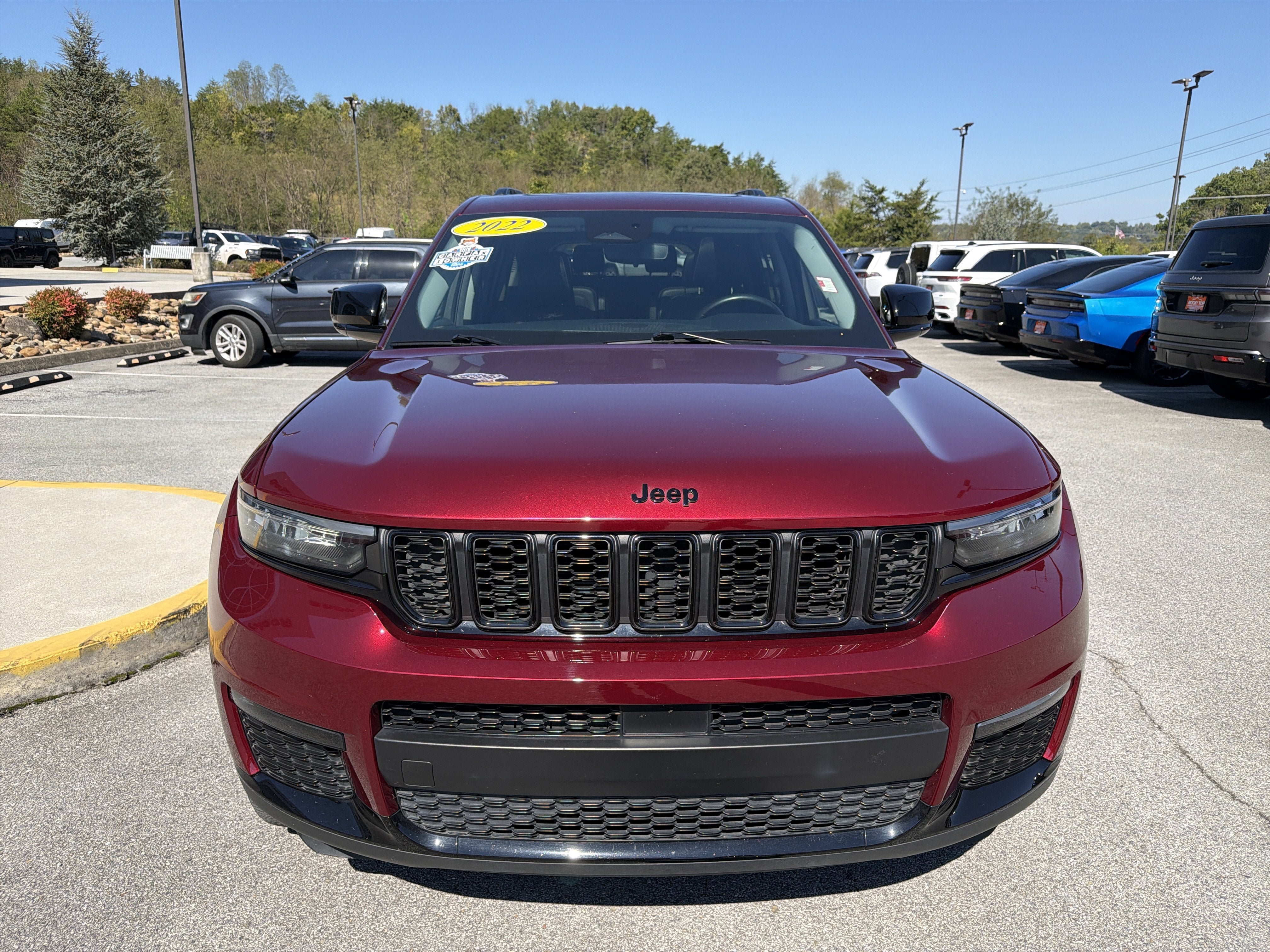 Used 2022 Jeep Grand Cherokee L Limited w/ Black Appearance Package AWD/4WD image 4