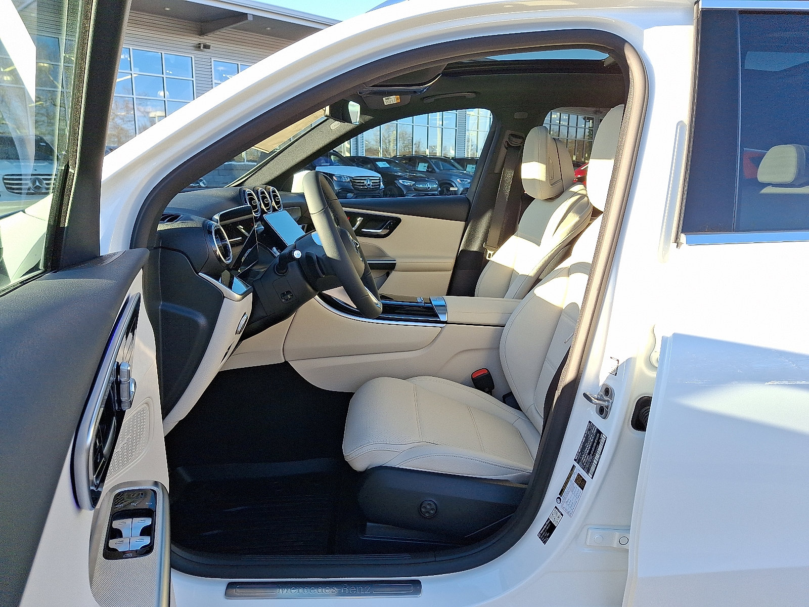 Used 2026 Mercedes-Benz GLC 300 4MATIC image 12