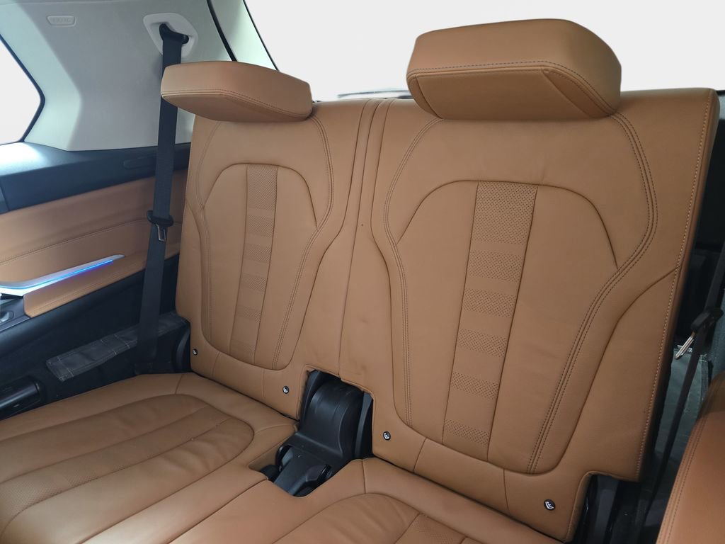 Used 2022 BMW X7 xDrive40i w/ Premium Package AWD/4WD image 17