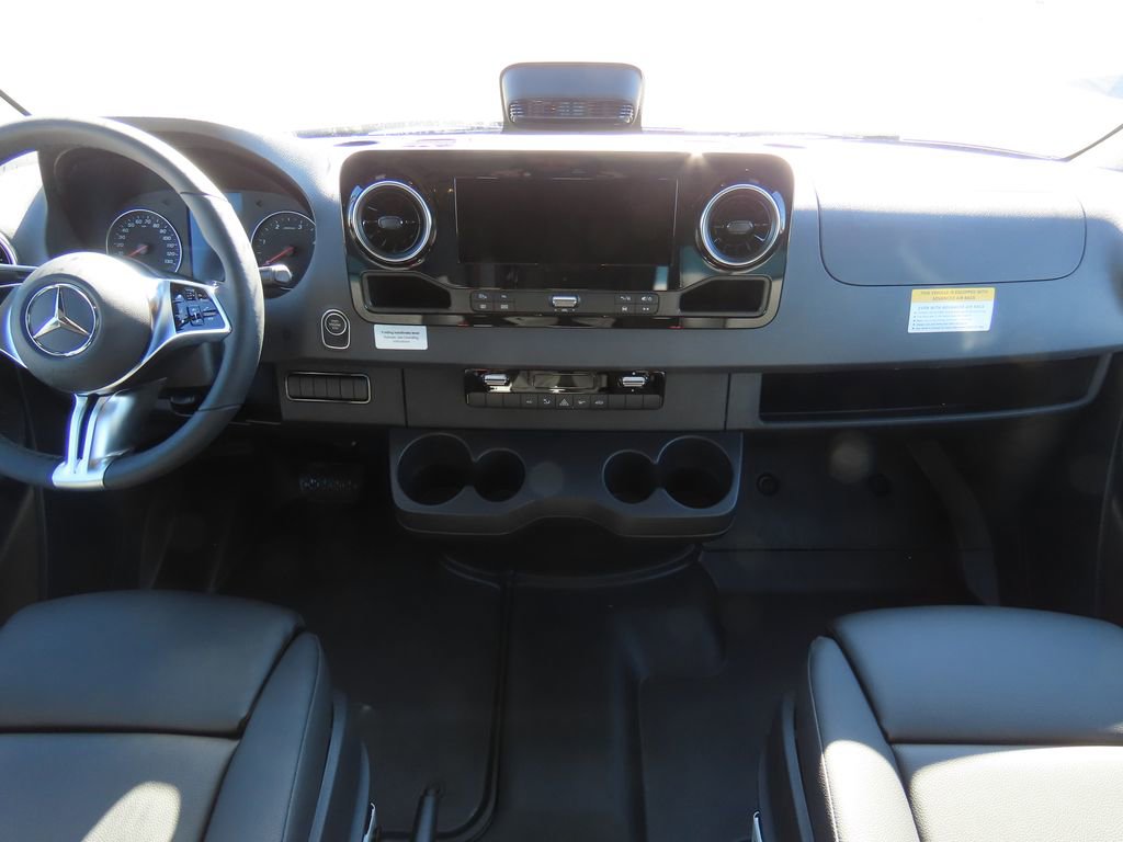 Used 2025 Mercedes-Benz Sprinter 2500 image 14