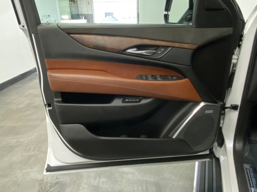 Used 2016 Cadillac Escalade ESV Premium image 45
