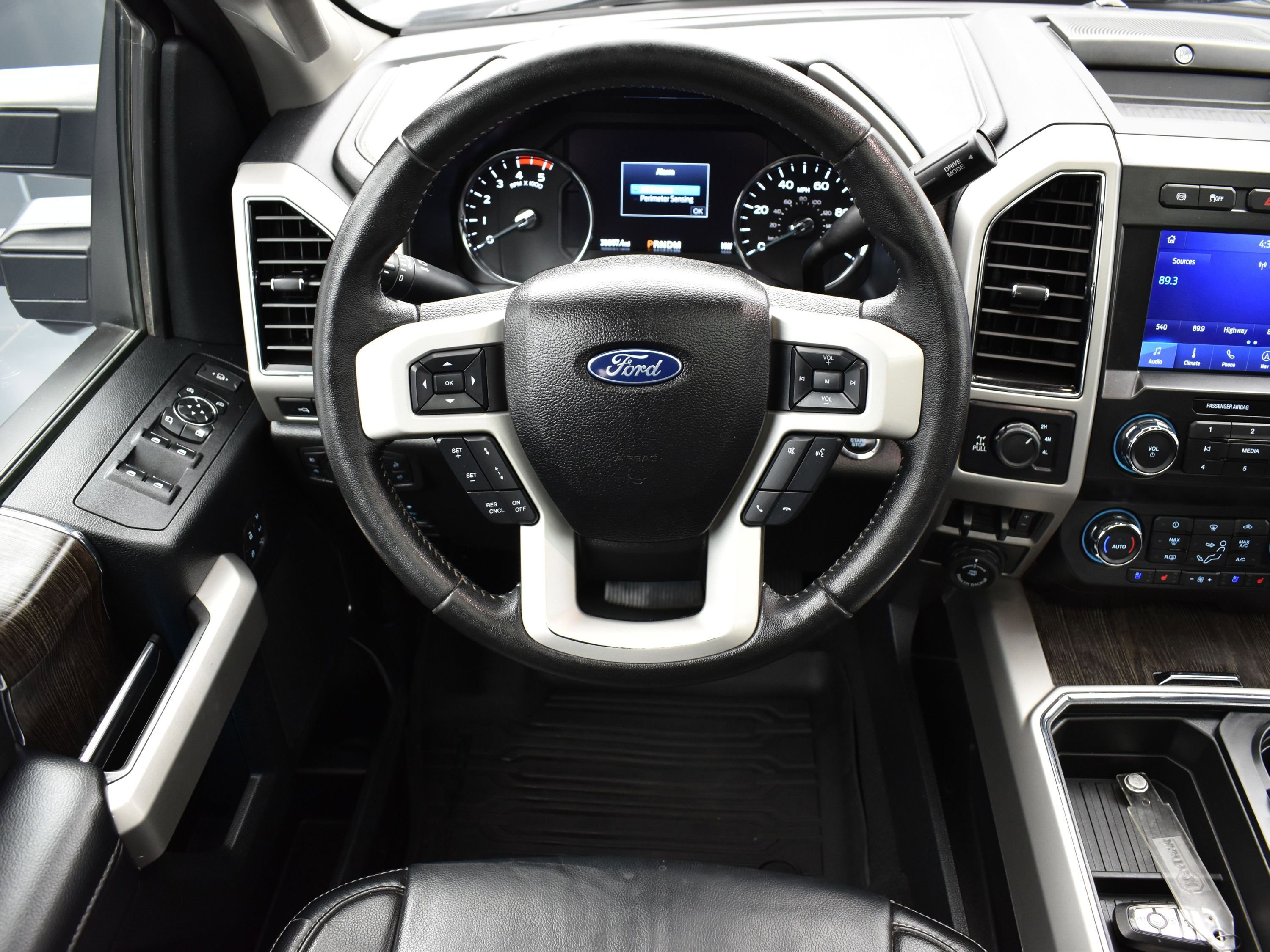 Used 2021 Ford F350 Lariat image 25