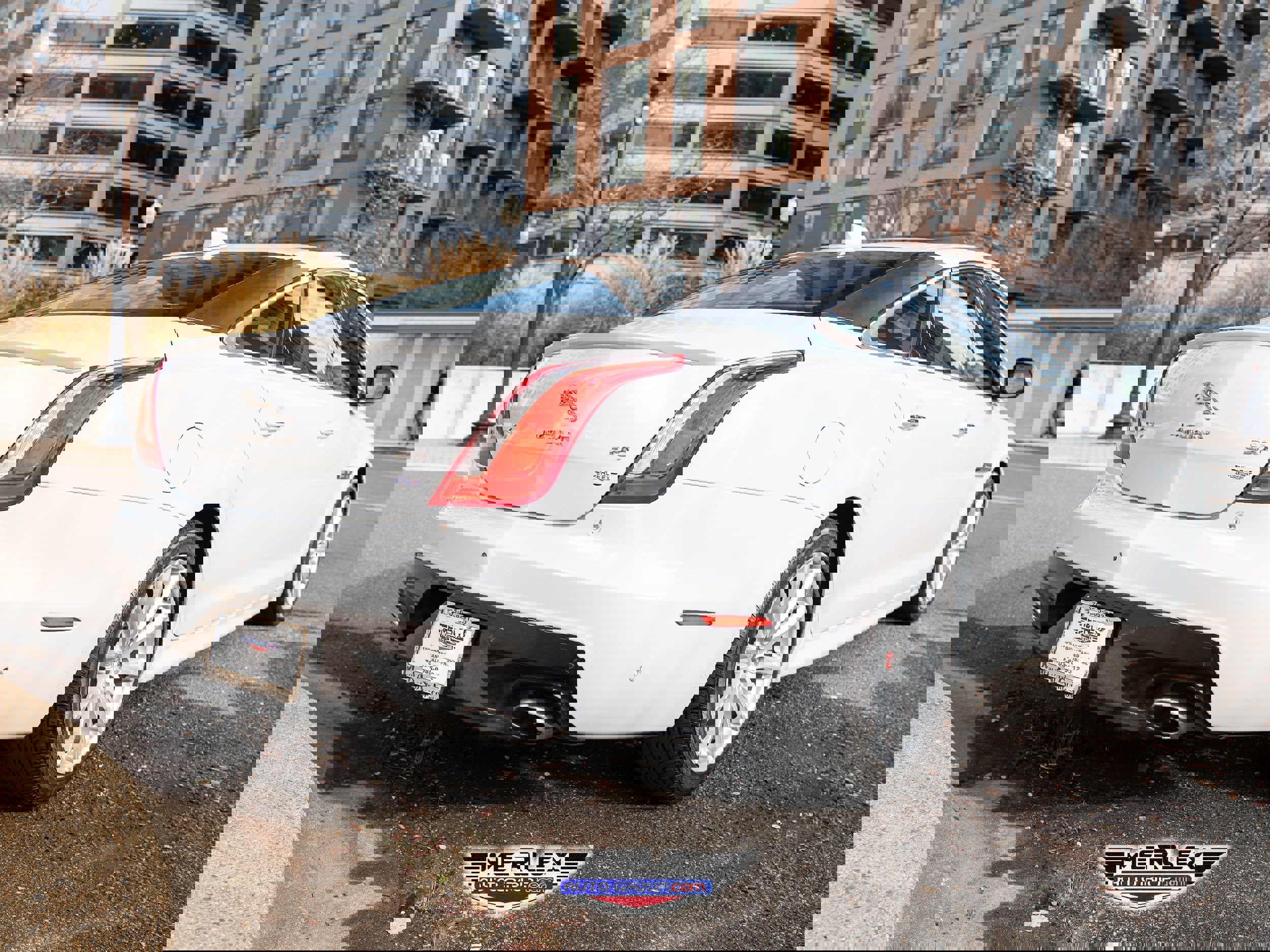 Used 2019 Jaguar XJ R-Sport image 7