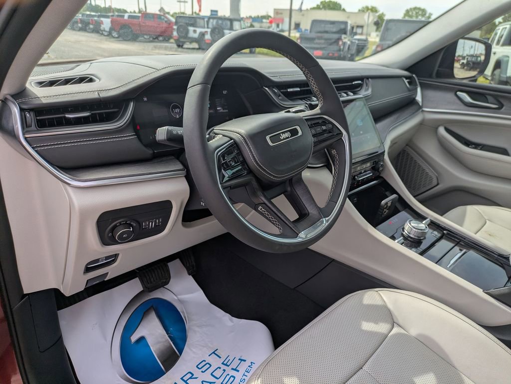 Used 2023 Jeep Grand Cherokee Overland image 17