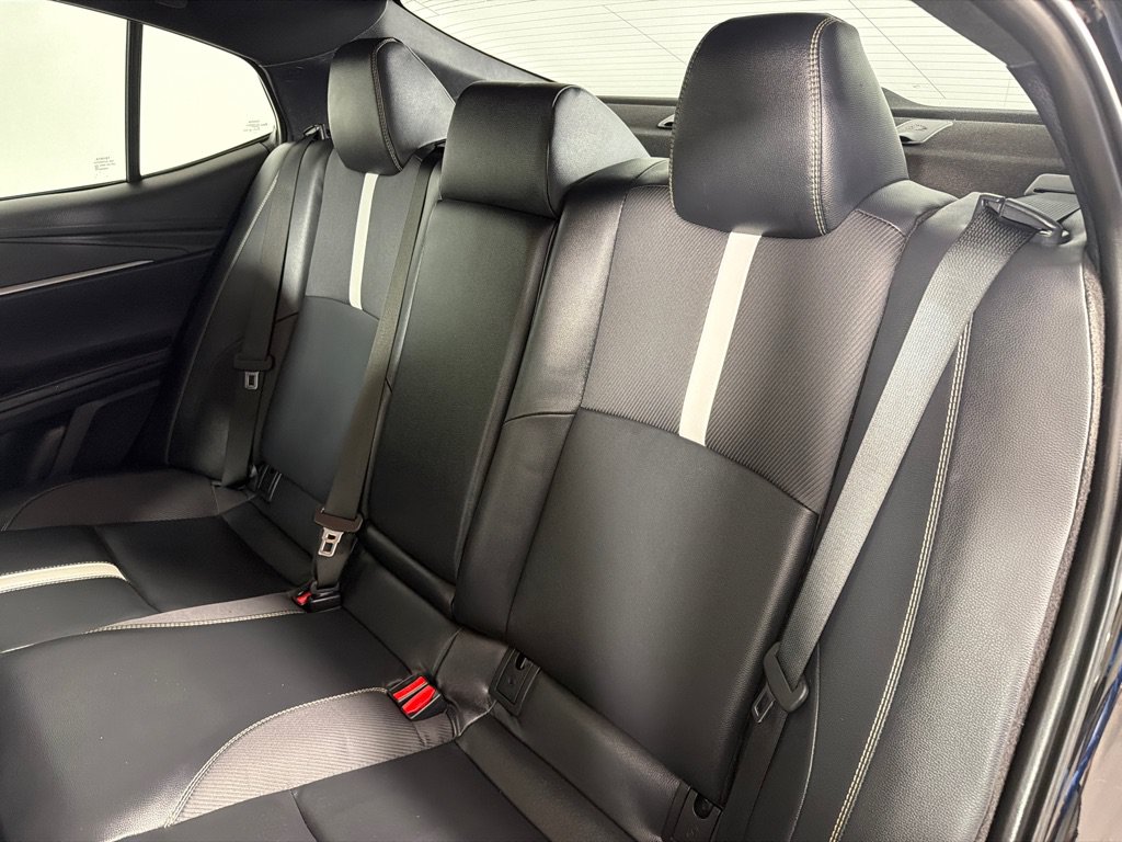 Used 2025 Toyota Camry SE w/ Convenience Package FWD image 20