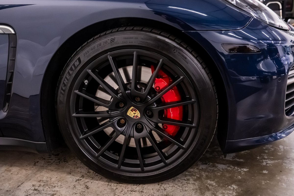 Used 2015 Porsche Panamera GTS AWD/4WD image 9