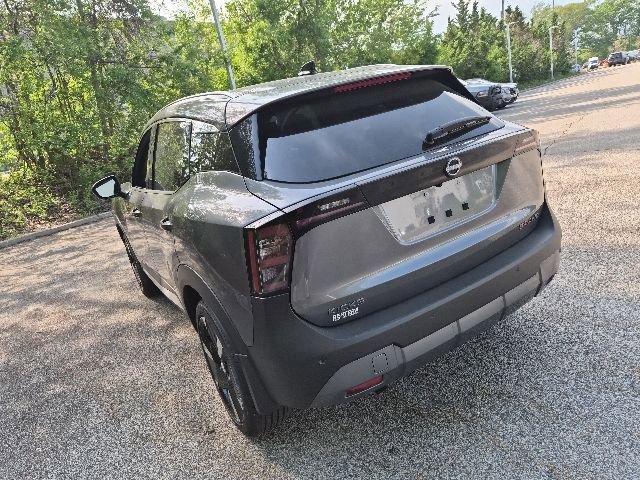 New 2026 Nissan Kicks SR w/ Cold Weather Package AWD/4WD image 7