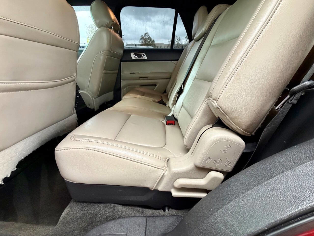 Used 2013 Ford Explorer XLT AWD/4WD image 29