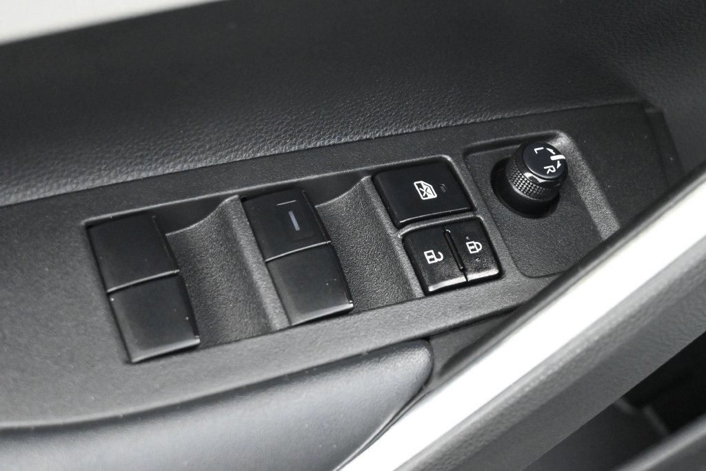 Used 2022 Toyota Corolla Cross L FWD image 4
