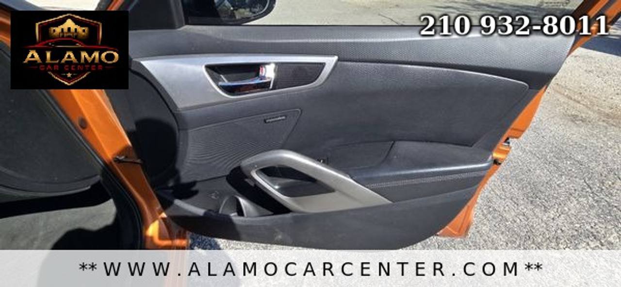 Used 2013 Hyundai Veloster w/ Style Pkg FWD image 16
