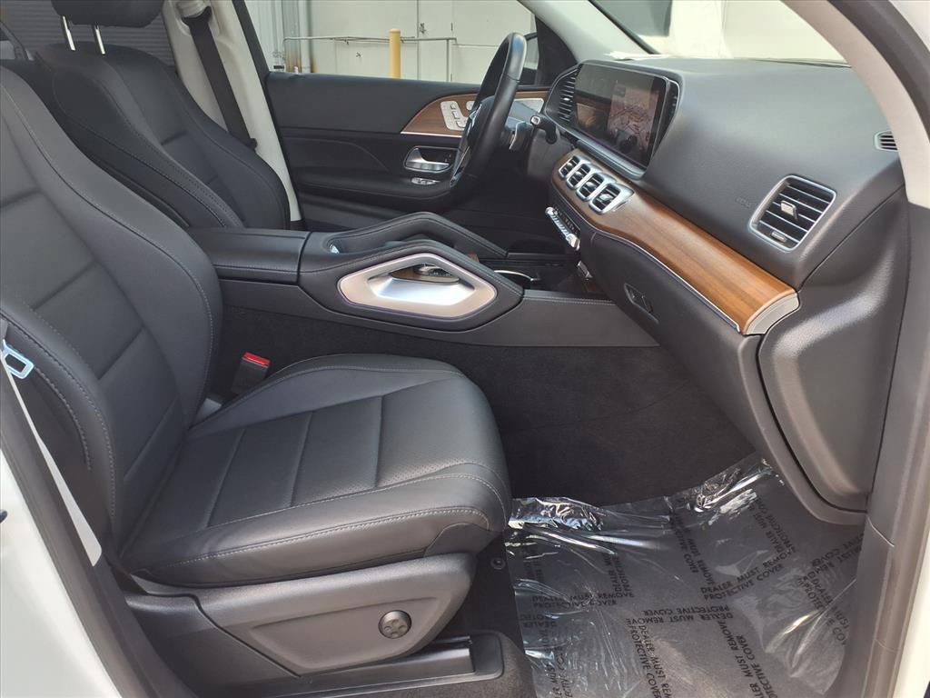 Used 2025 Mercedes-Benz GLE 350 4MATIC w/ Winter Package image 9