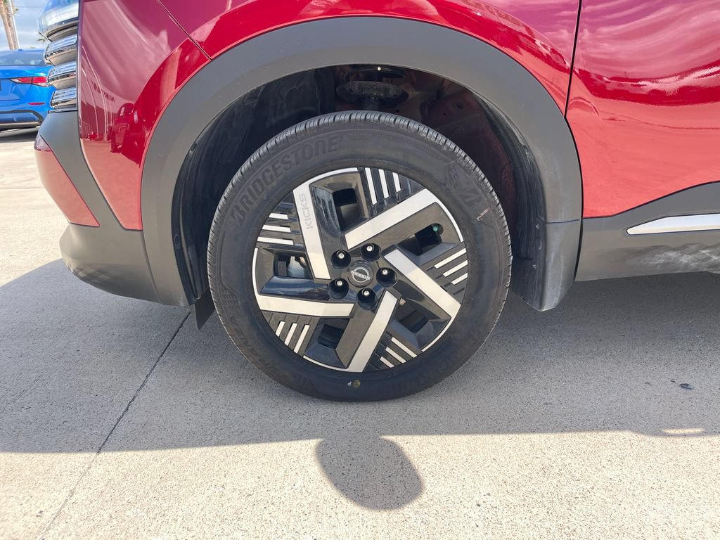 Certified 2025 Nissan Kicks SV FWD image 27