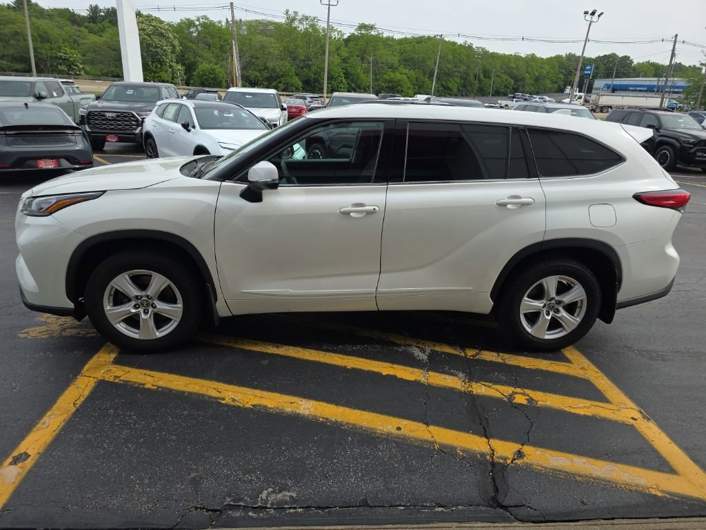 Used 2020 Toyota Highlander L AWD/4WD image 8