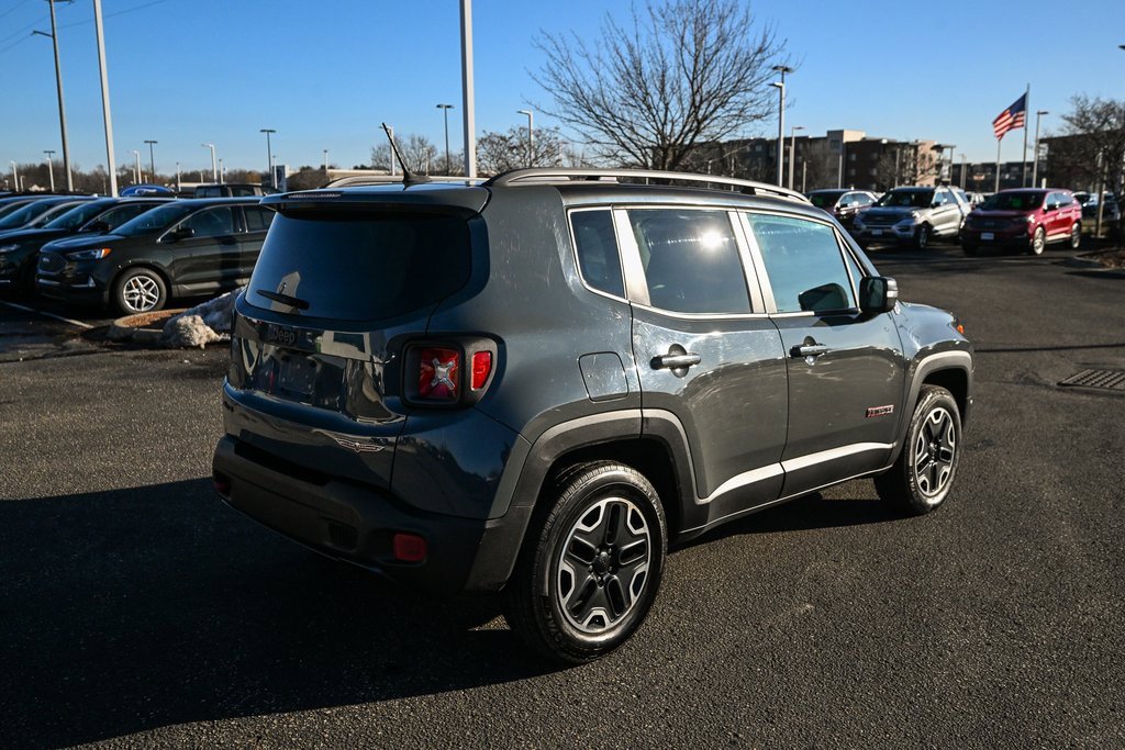 Used 2015 Jeep Renegade Trailhawk image 3