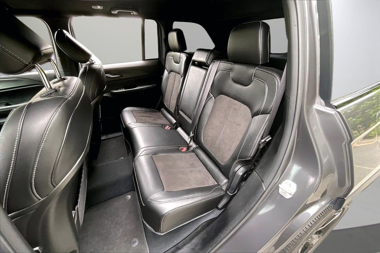 Certified 2023 Jeep Grand Cherokee Altitude AWD/4WD image 22
