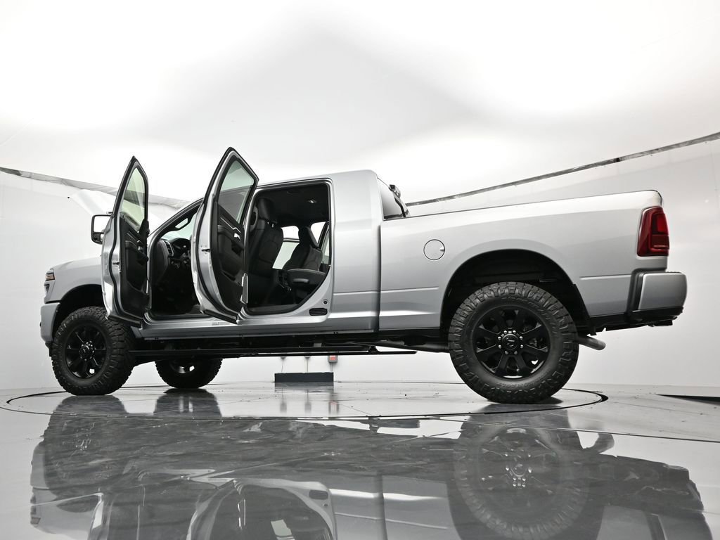 New 2026 RAM 2500 Laramie AWD/4WD image 30