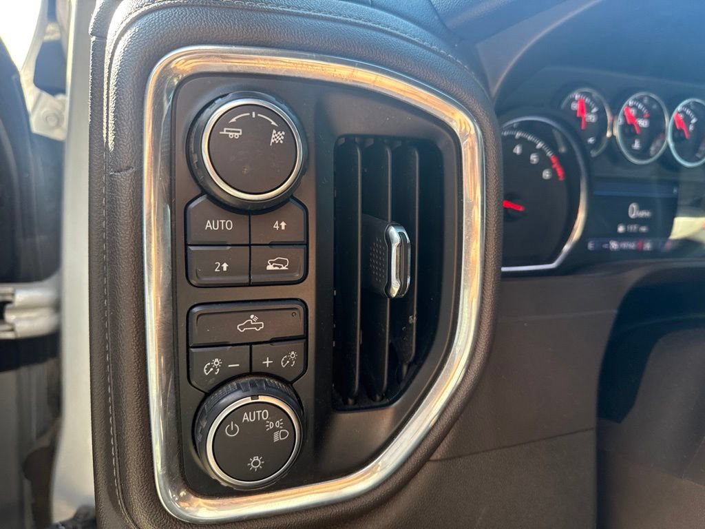 Used 2019 Chevrolet Silverado 1500 LT w/ Texas Edition AWD/4WD image 18