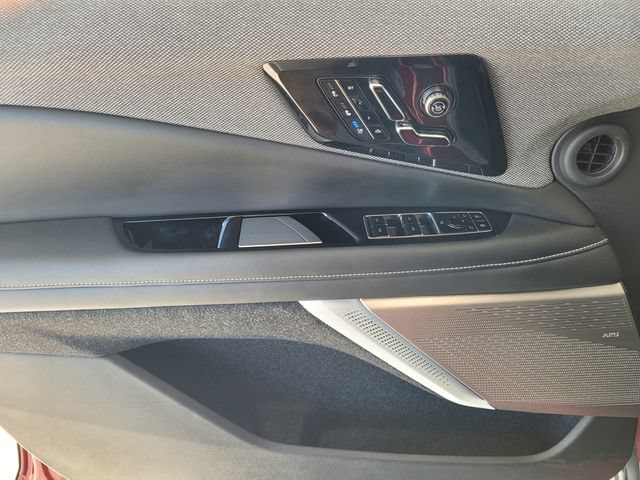 Certified 2025 Cadillac Optiq Sport 2 w/ LPO, Floor Liner Package AWD/4WD image 18