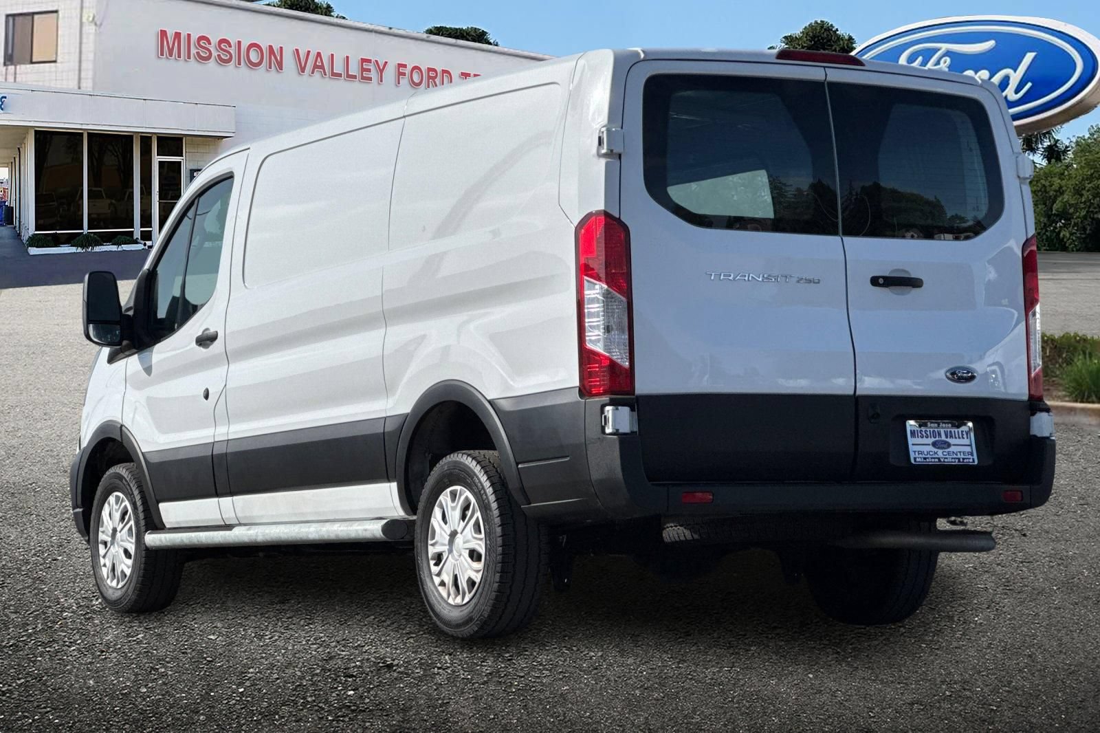 Used 2025 Ford Transit 250 Low Roof w/ Exterior Upgrade Package RWD image 6
