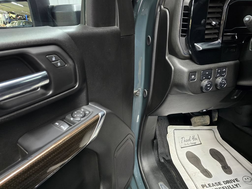 Used 2025 Chevrolet Silverado 2500 LT AWD/4WD image 13