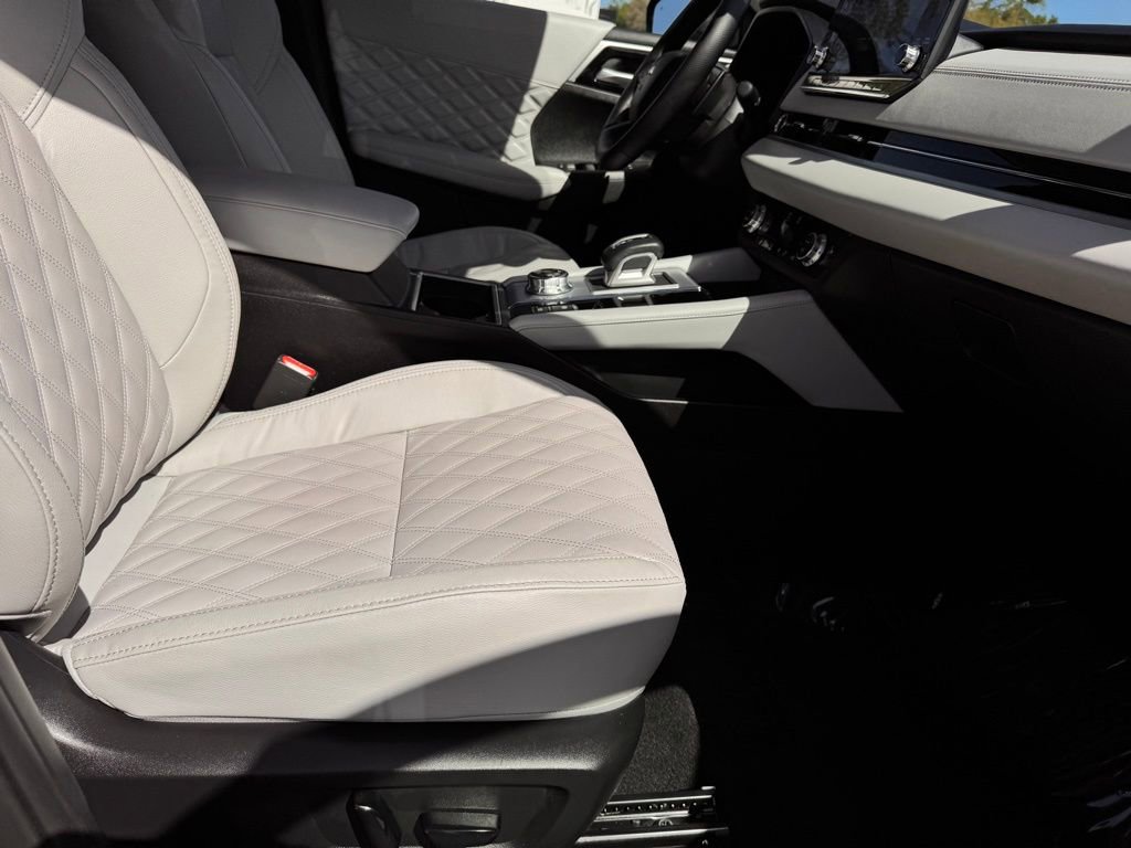 Used 2024 Mitsubishi Outlander SEL image 29