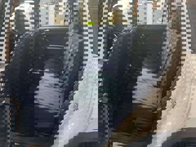 Used 2022 Volkswagen Tiguan SE R-Line image 11