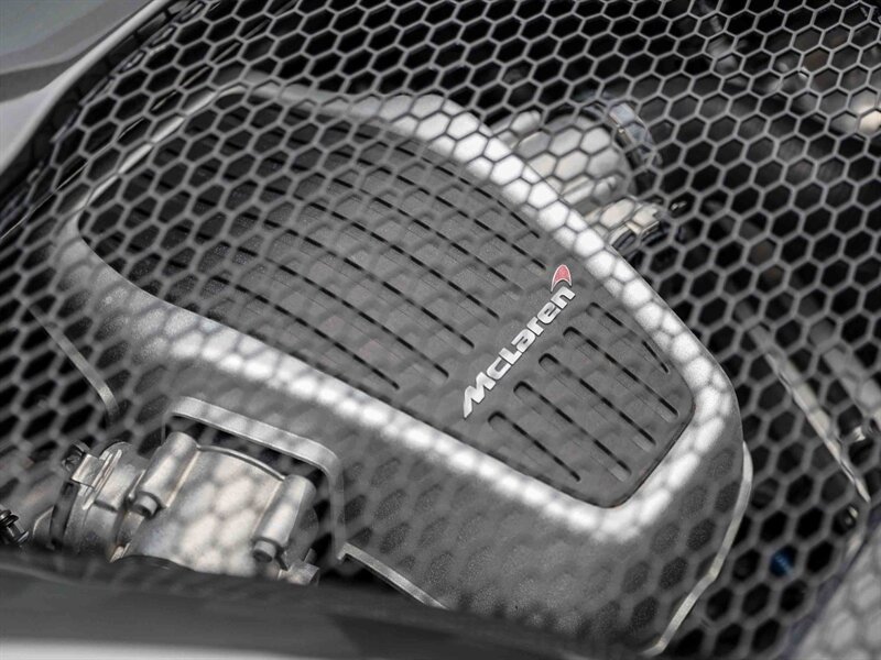 Used 2016 McLaren 570S Coupe RWD image 35