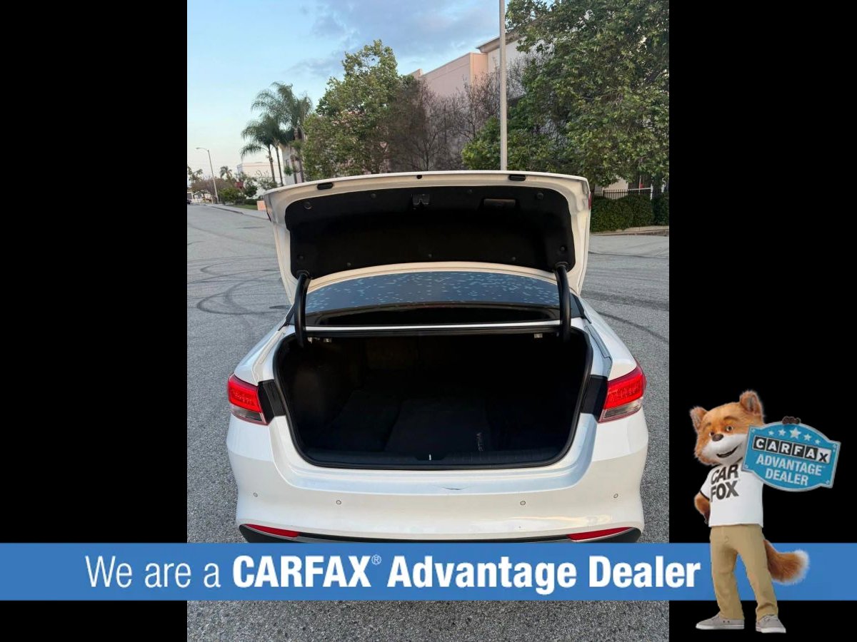 Used 2018 Kia Optima EX w/ Premium Package image 16