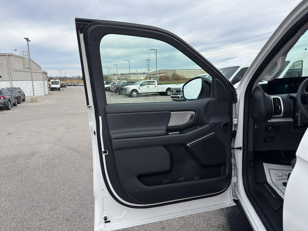 New 2025 Ford Expedition Active image 17