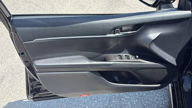 Used 2023 Toyota Camry SE FWD image 16